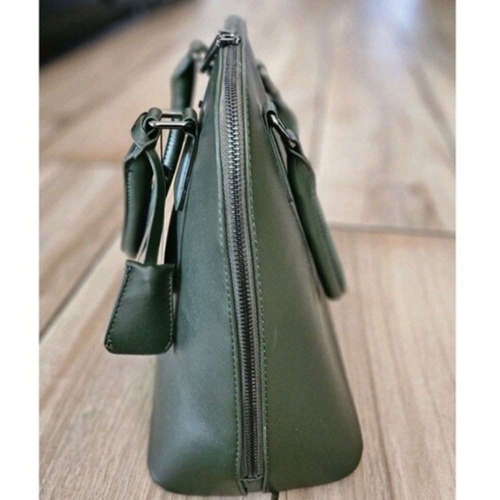 Adrienne Vittadini Women's Green Casual Chic Leather handbag. - Picture 7 of 15